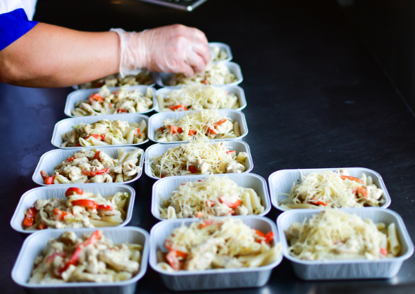 Chicken pasta meal containers
