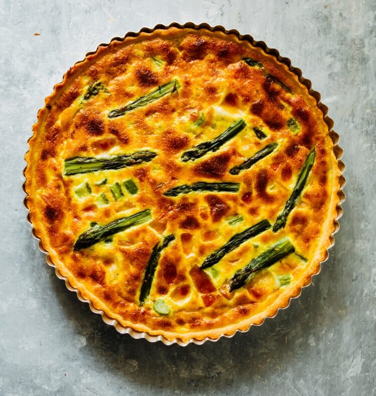 Chicken and asparagus quiche